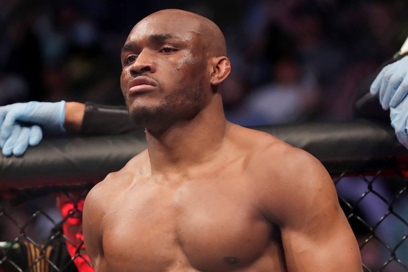 Камару Усман попал в рейтинг UFC среднего веса после поражения
