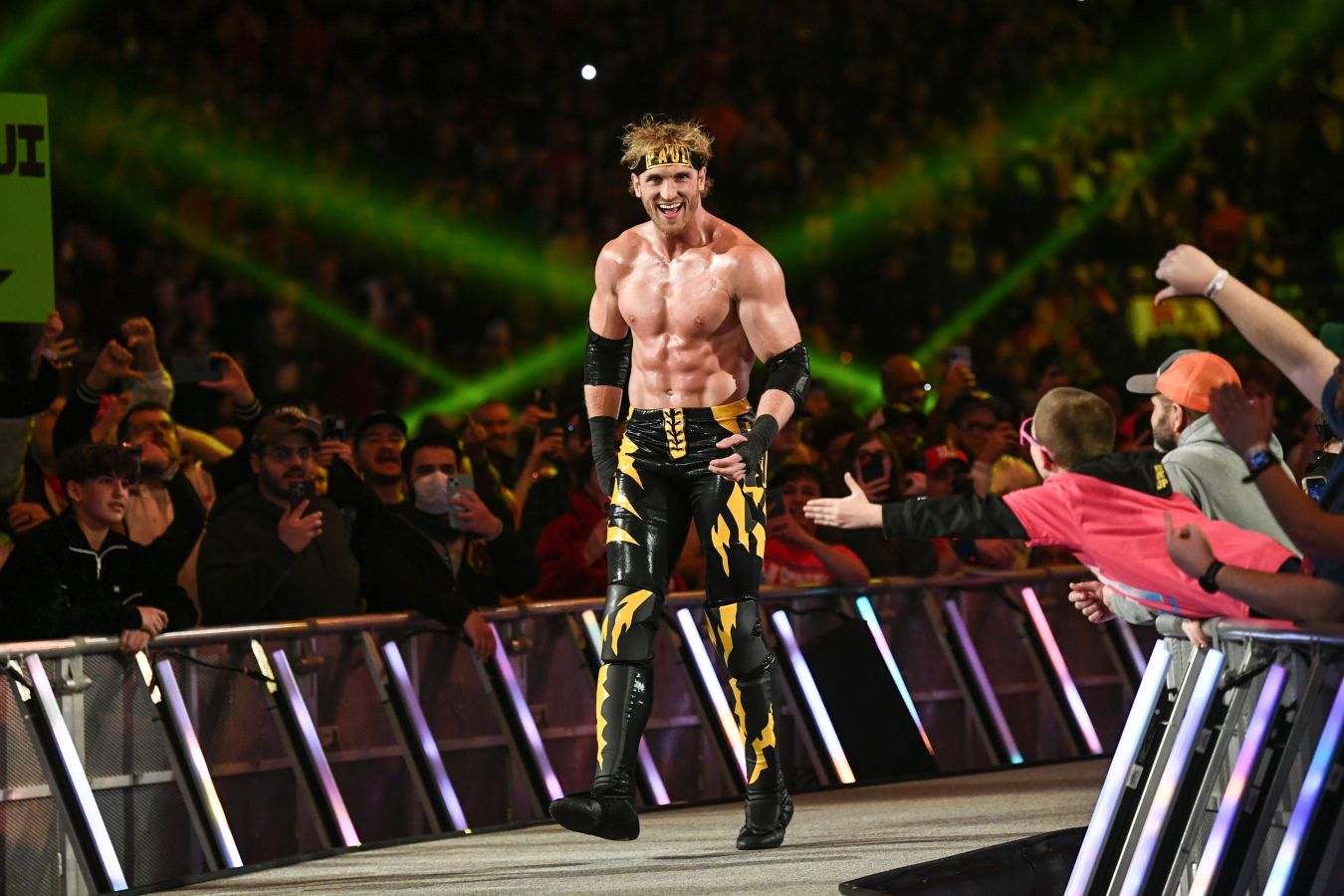 Логан Пол предложил WWE организовать бой с Конором Макгрегором