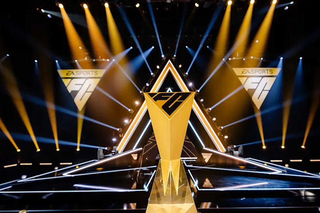 Третий день FC Pro World Championship перенесли из-за сбоя PSN