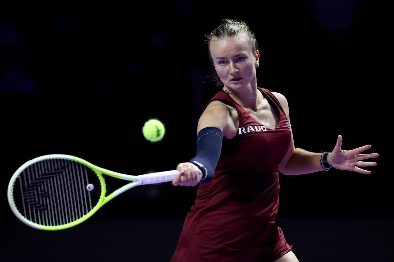 Барбора Крейчикова проиграла Лилли Таггер в полуфинале турнира WTA-250 в Праге