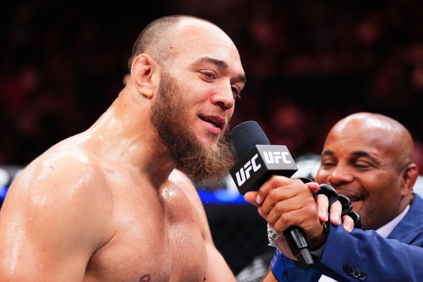 Вальтер Уокер шуточно вызвал на бой рефери Херба Дина после победы в UFC