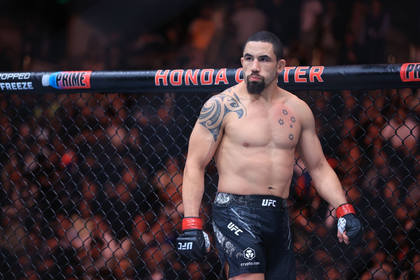 Роберт Уиттакер планирует завершить карьеру в ММА на турнире UFC в Австралии