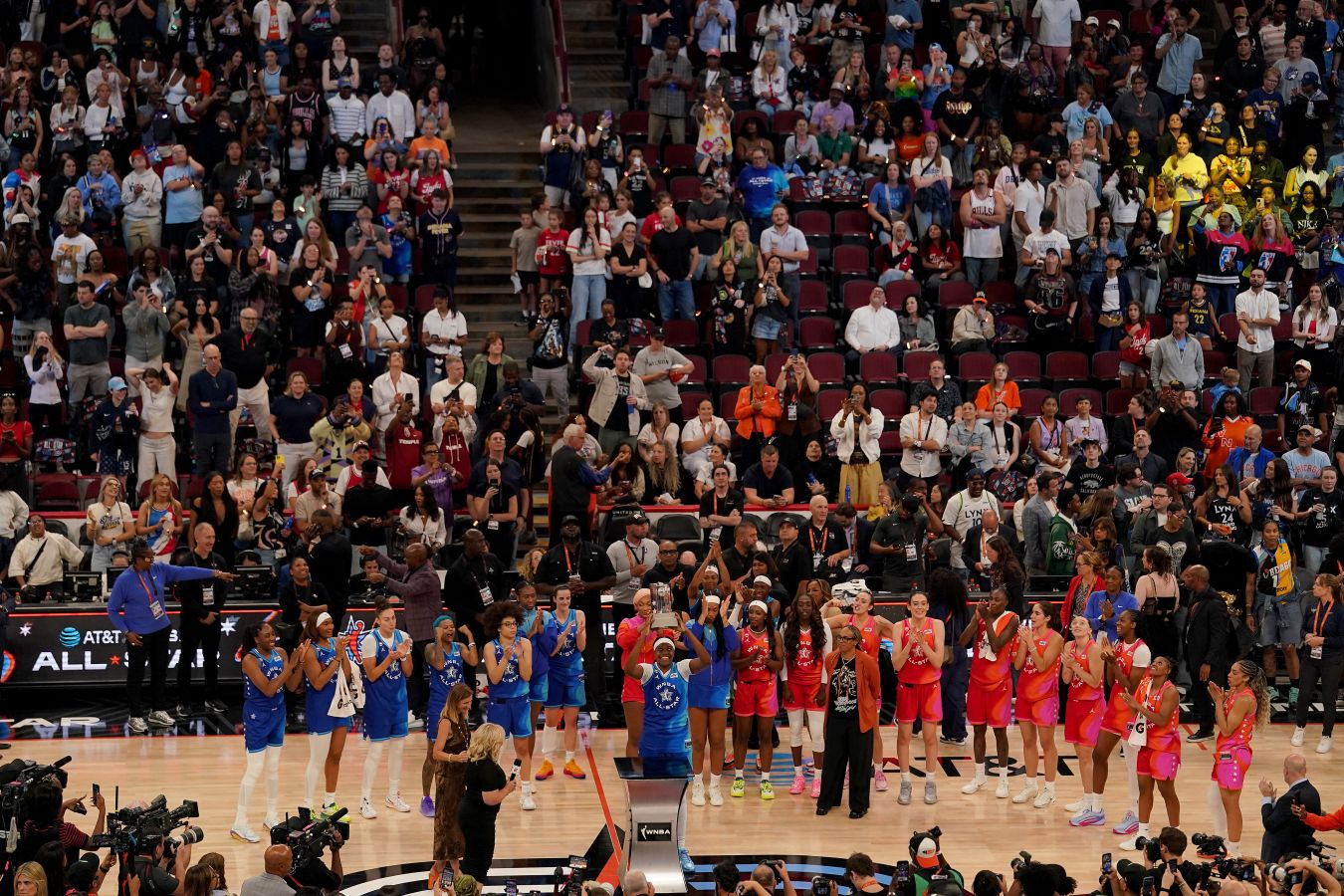 Матч звёзд WNBA установил рекорд посещаемости, обойдя НБА