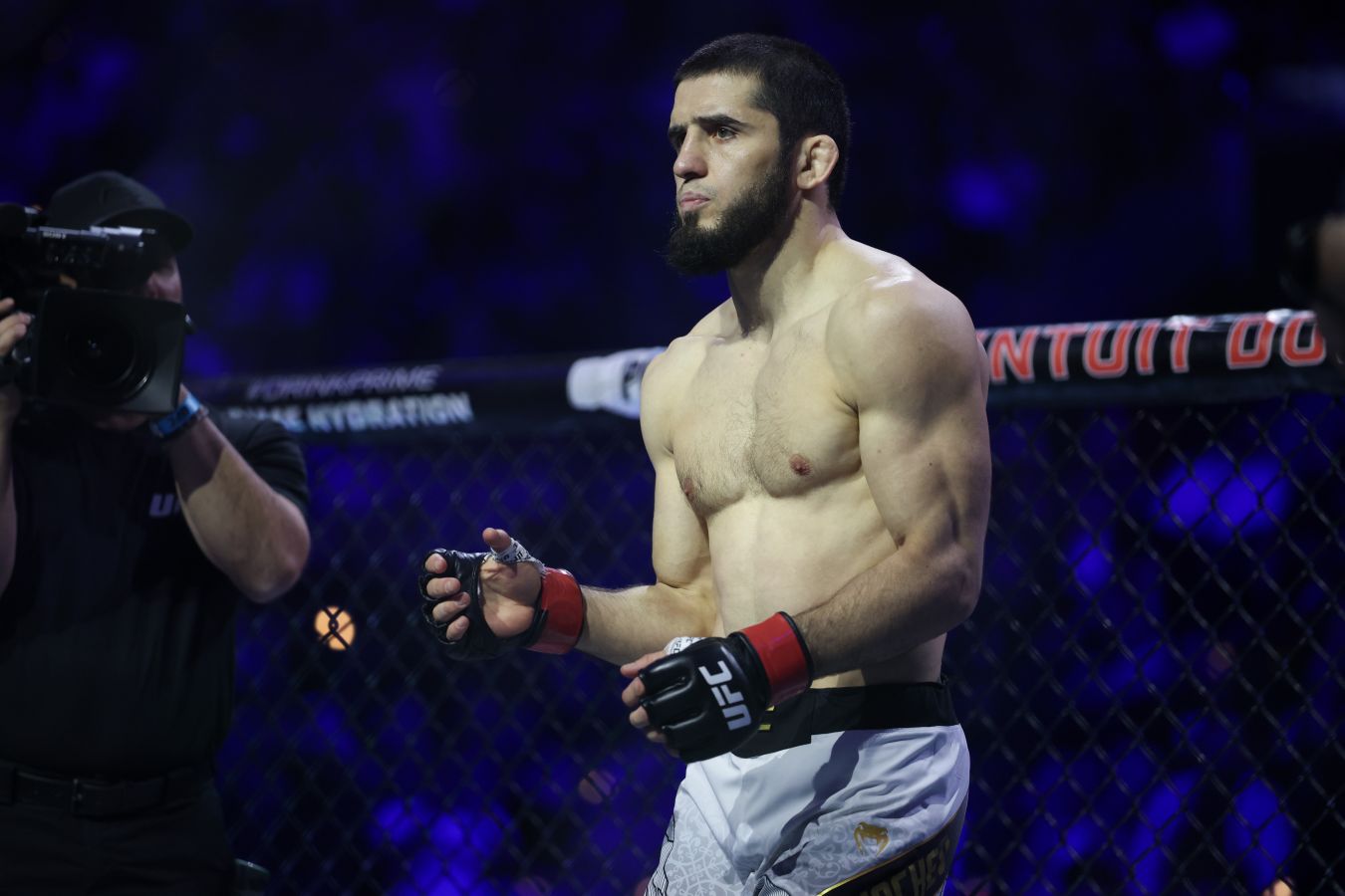 Даниэль Кормье оценил предстоящий бой Махачева и Гарри на UFC 330