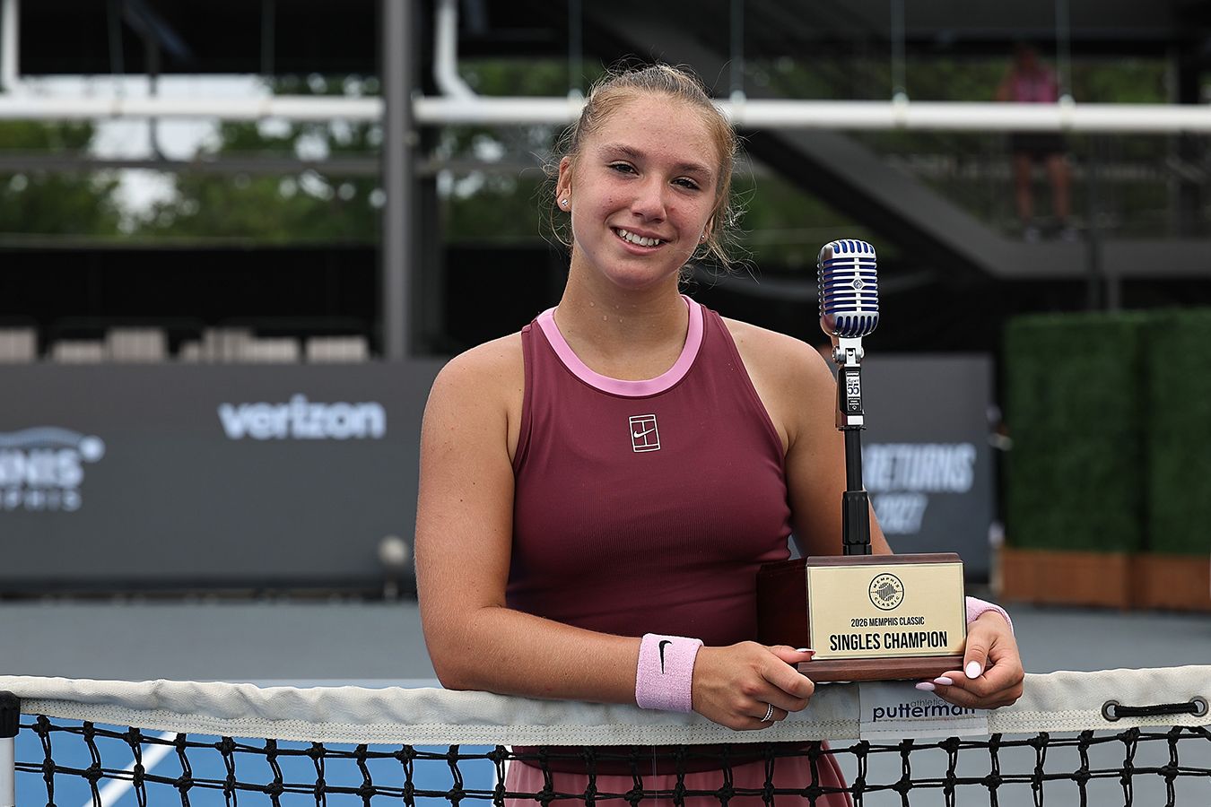 16-летняя Лютова победила на турнире WTA в Мемфисе, «Спартак» взял верх над «Ахматом» в РПЛ