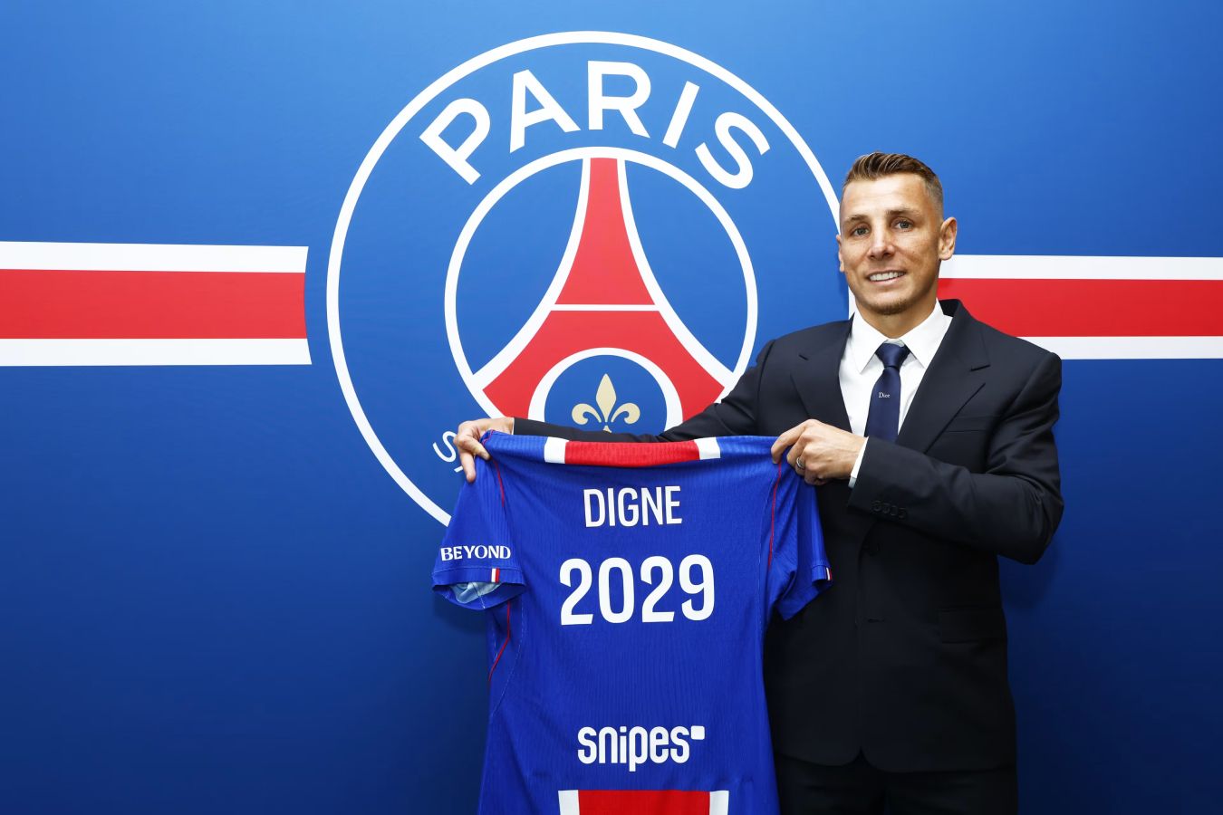 «ПСЖ» подписал контракт с защитником сборной Франции Люком Динем