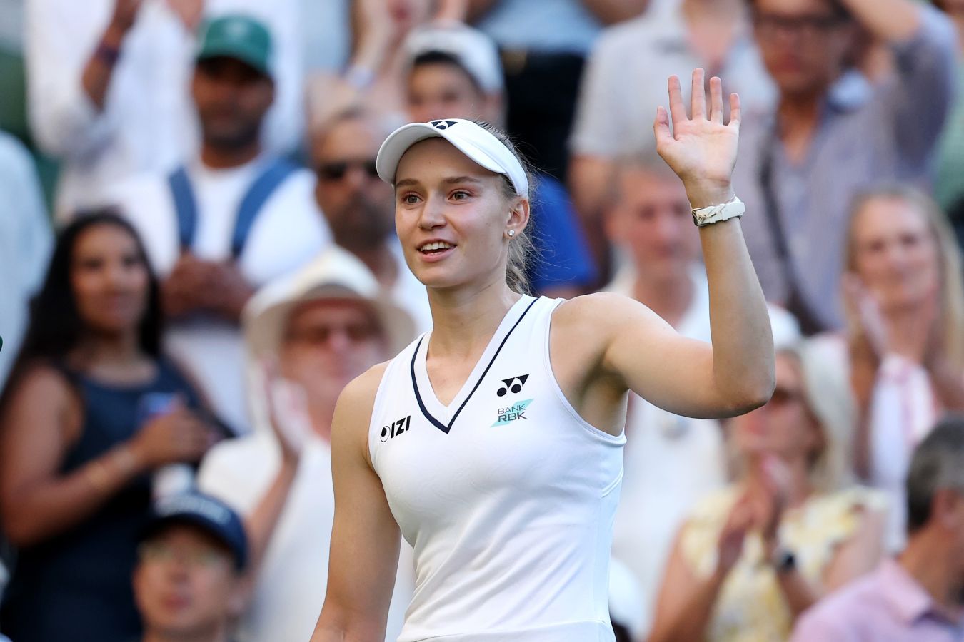 Елена Рыбакина победила Наоми Осаку в матче 1/4 финала турнира в Торонто