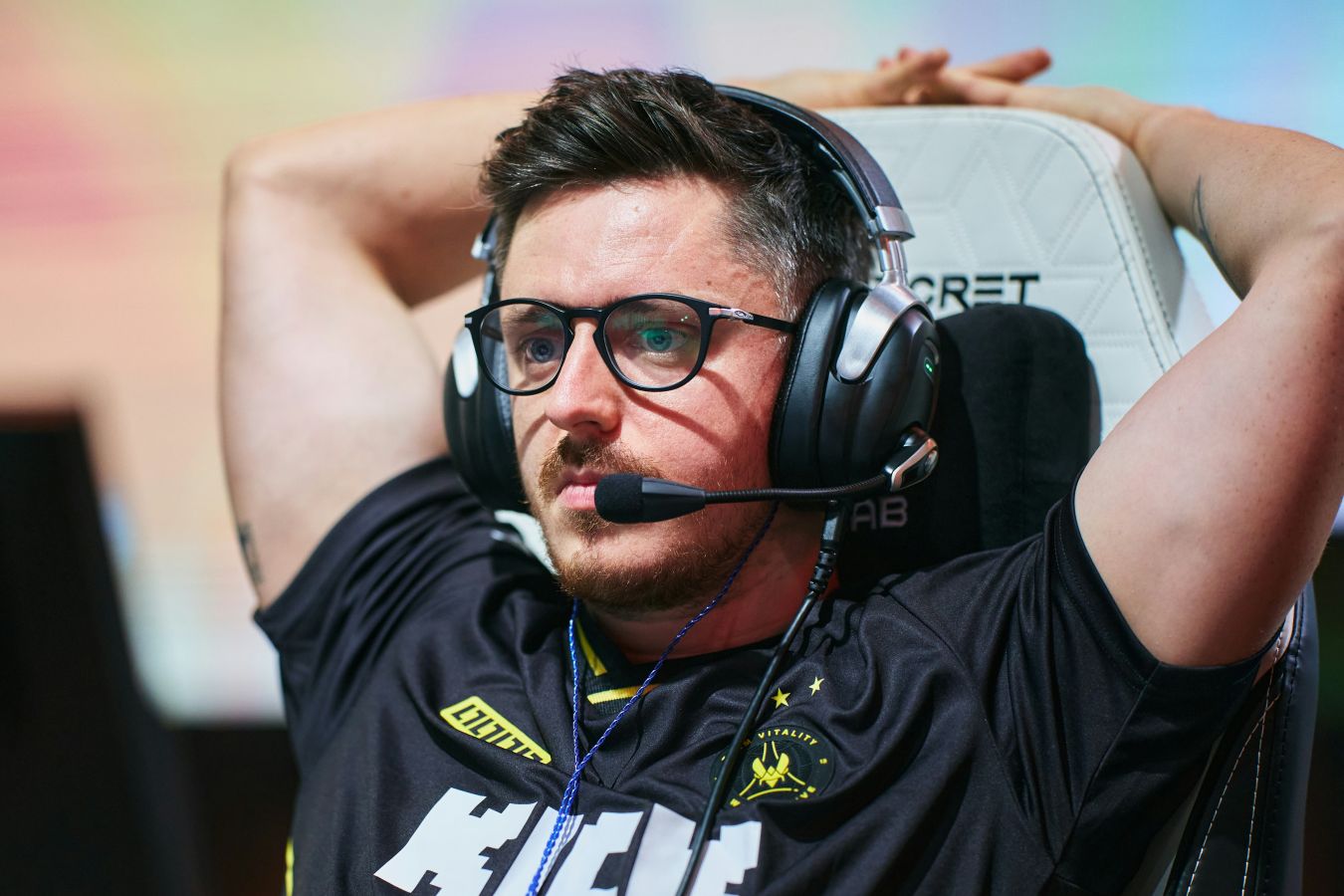 B8 вышла в плей-офф Esports World Cup 2026 по CS2, победив Team Vitality