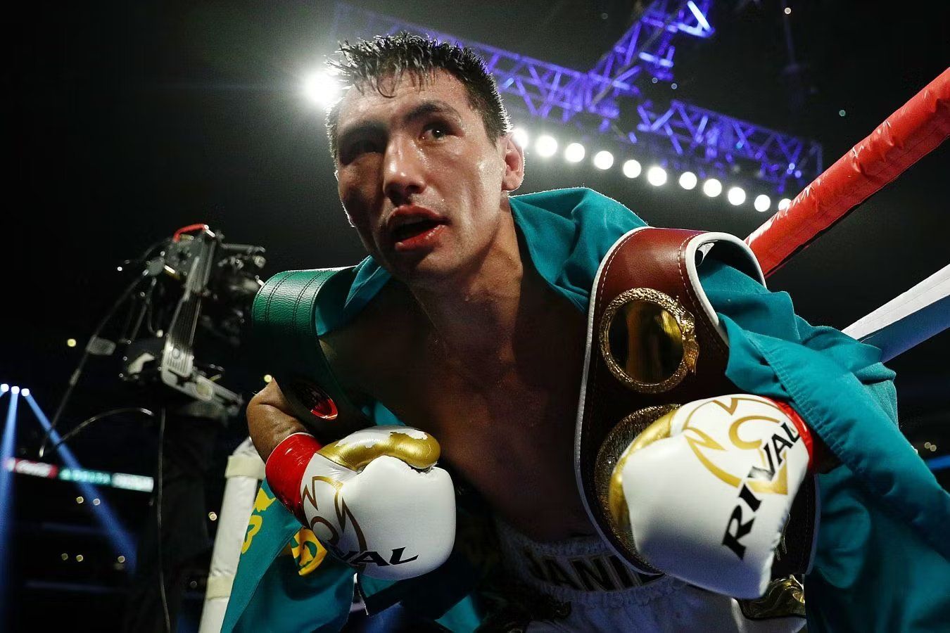 Жанибек Алимханулы получил право оспорить титул WBO во втором среднем весе