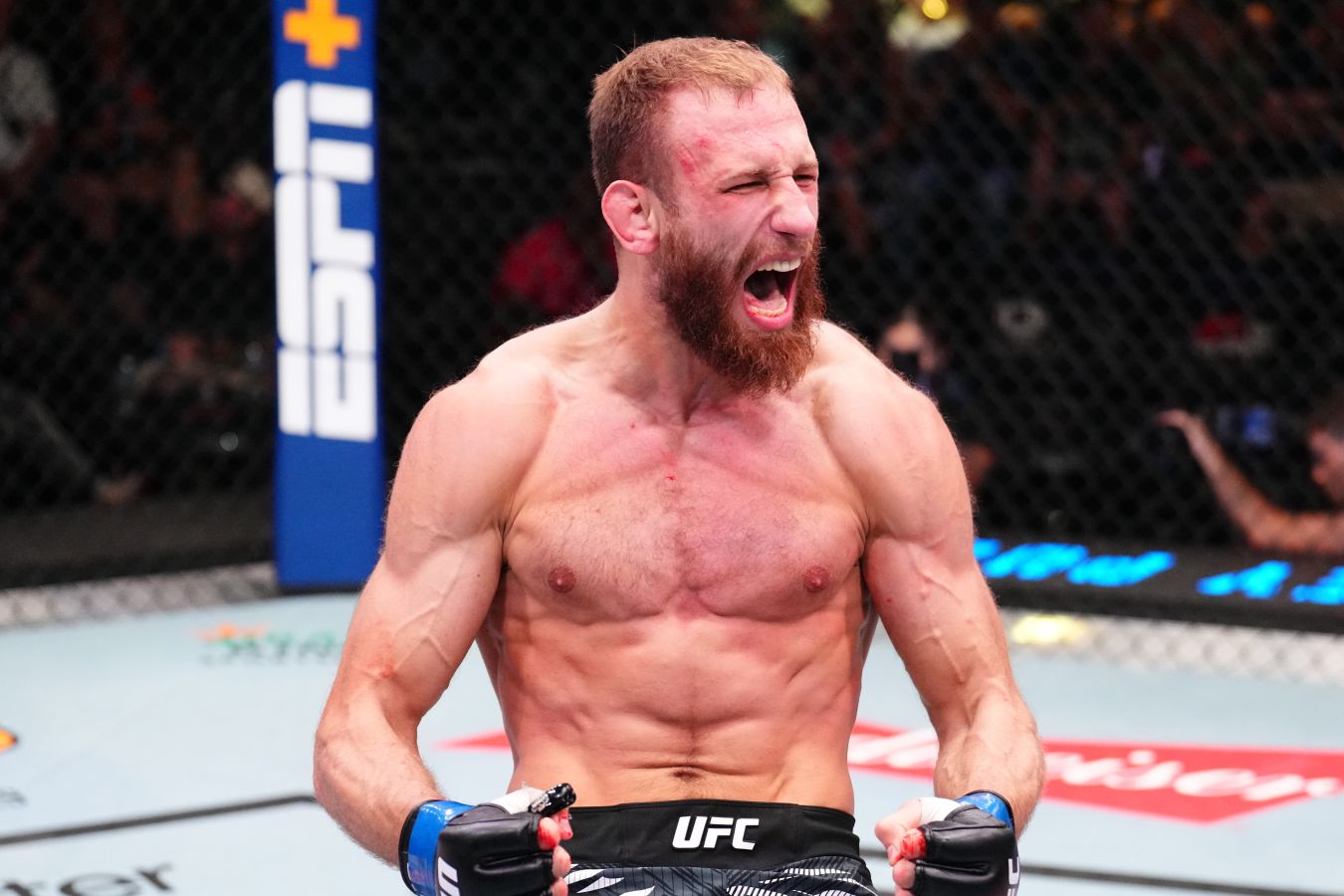 Андрей Пуляев подписал новый контракт с UFC
