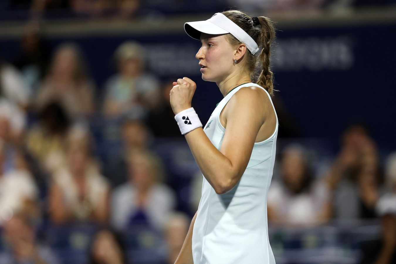 Елена Рыбакина рассказала о сложностях игры после пауз из-за дождя