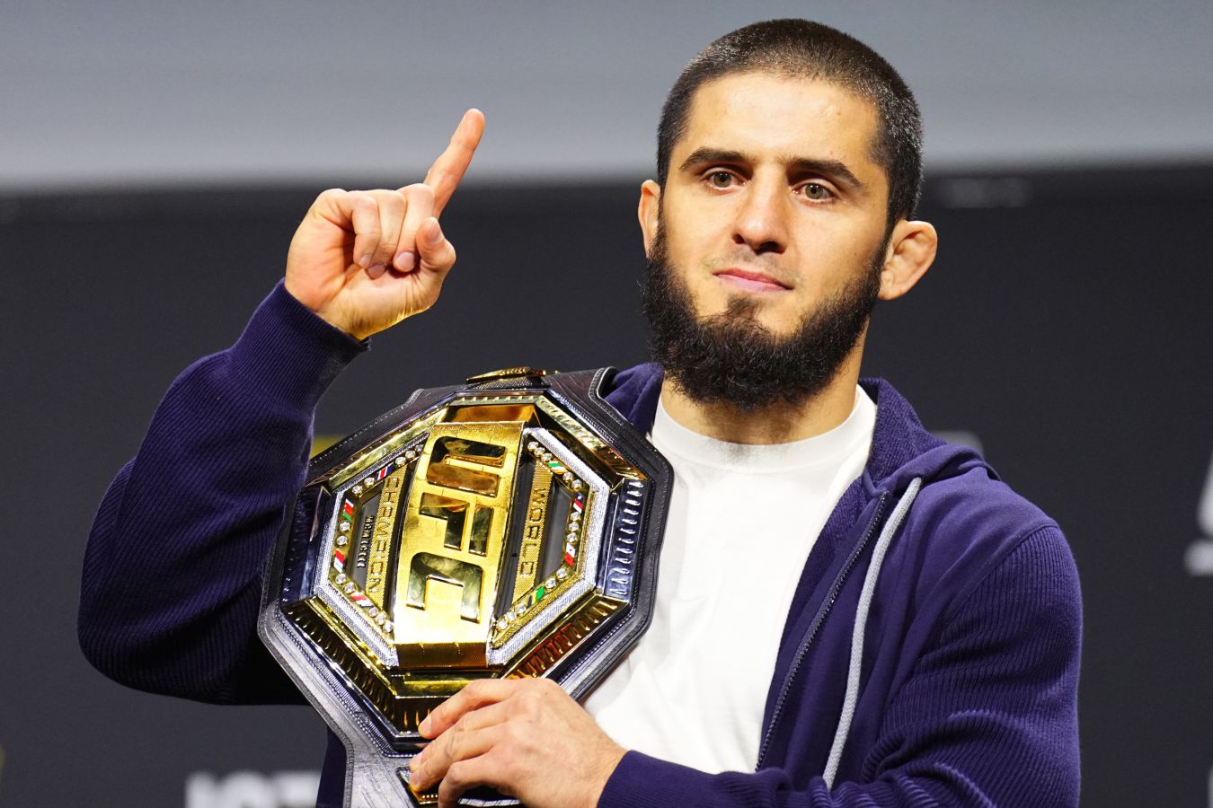Шамиль Газиев оценил победу Махачева над Гэрри на UFC 330