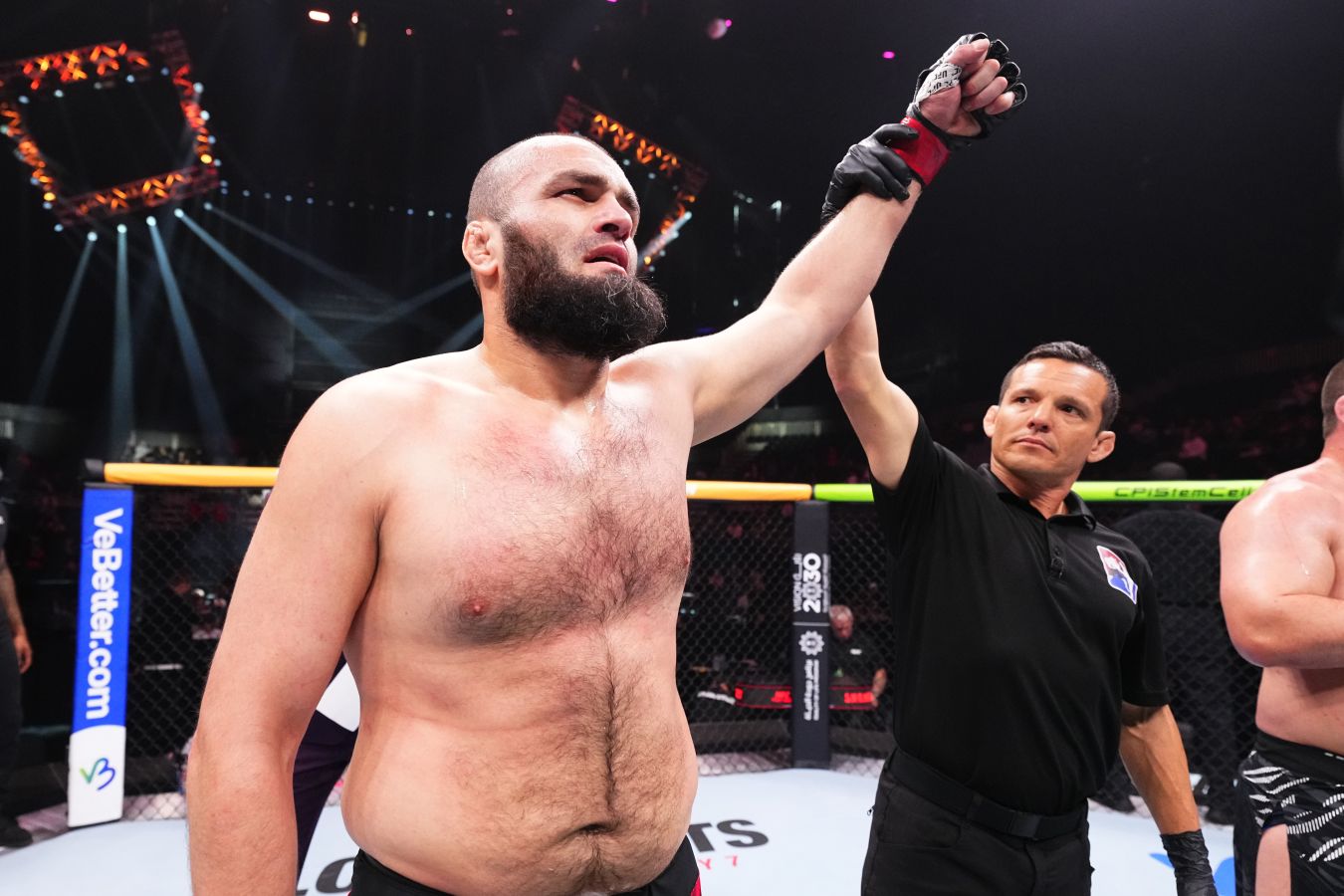 Шамиль Газиев победил Кеннеди Нзечукву нокаутом в первом раунде на UFC Fight Night 285