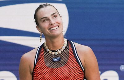 Соболенко вышла на US Open в золотом платье-сетке