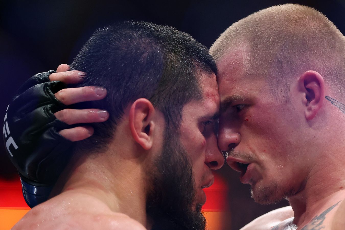 Боец UFC раскритиковал поведение Иэна Гарри в бою с Махачевым