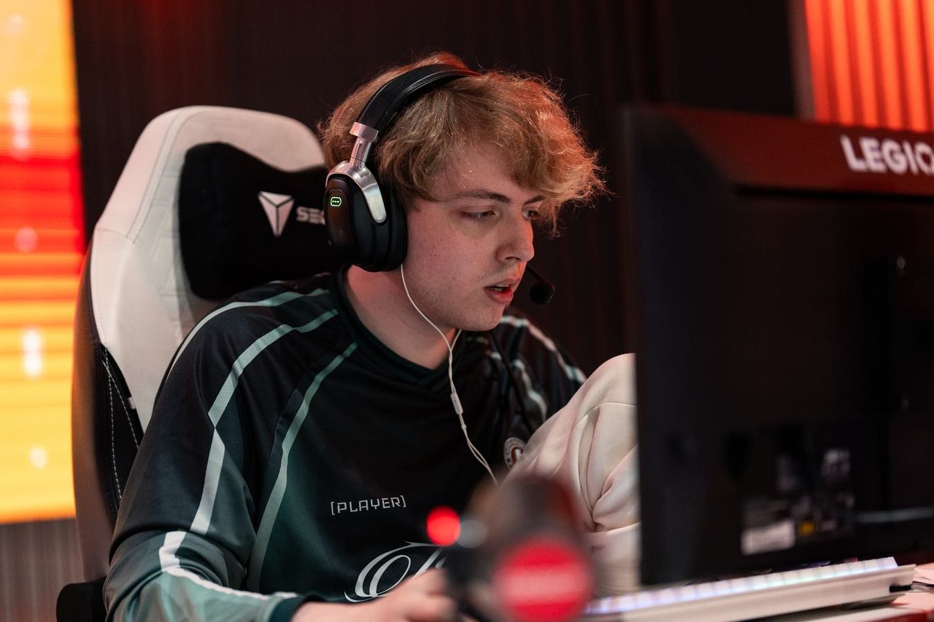 Комментатор сообщил о планах BC Game создать состав по Dota 2 с Nightfall и KuroKy