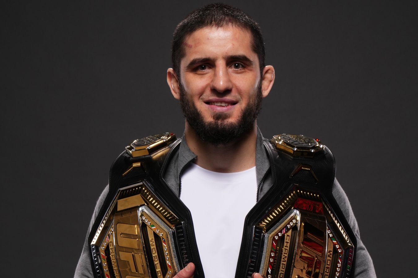 Тренер Махачева назвал возможные сроки возвращения бойца в UFC