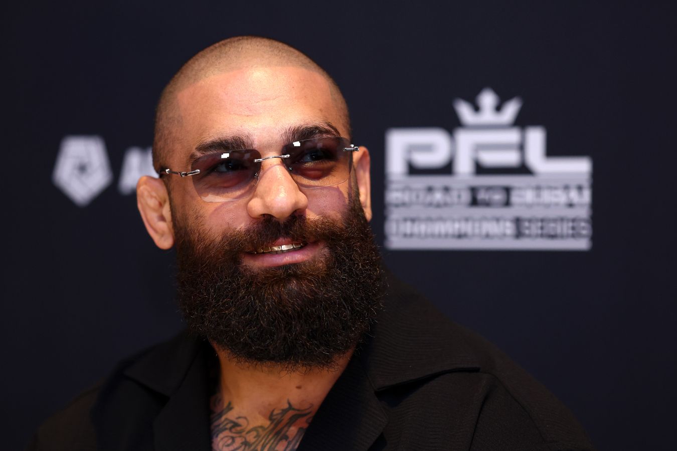 Иранский боец PFL Пуя Рахмани рассказал о своих костюмах
