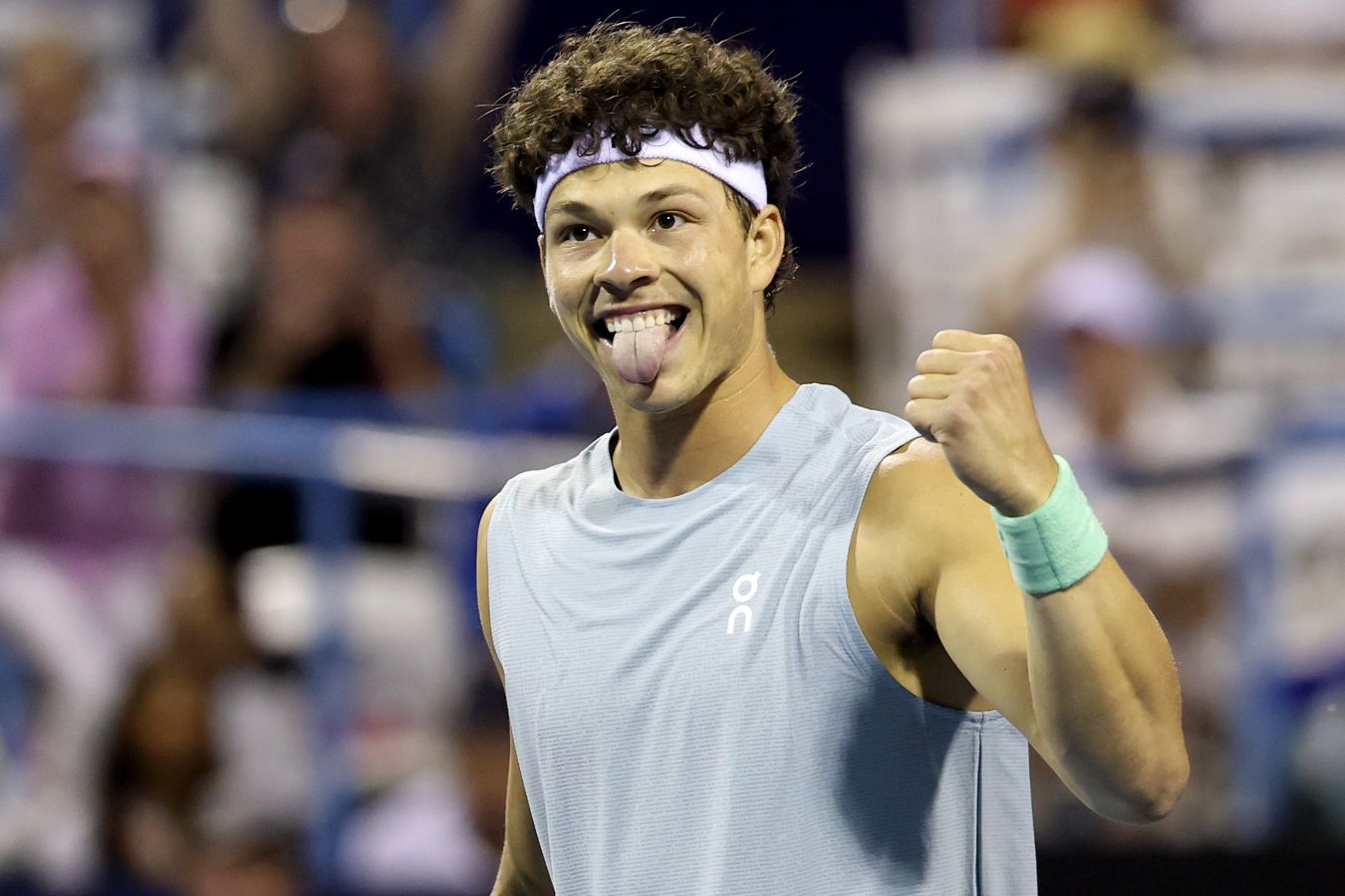 Шелтон победил Циципаса и вышел в четвертьфинал US Open