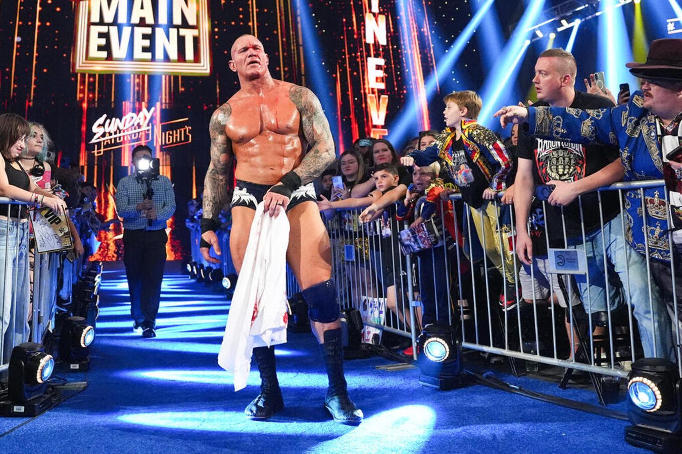 Состоялось первое шоу WWE Sunday Night's Main Event