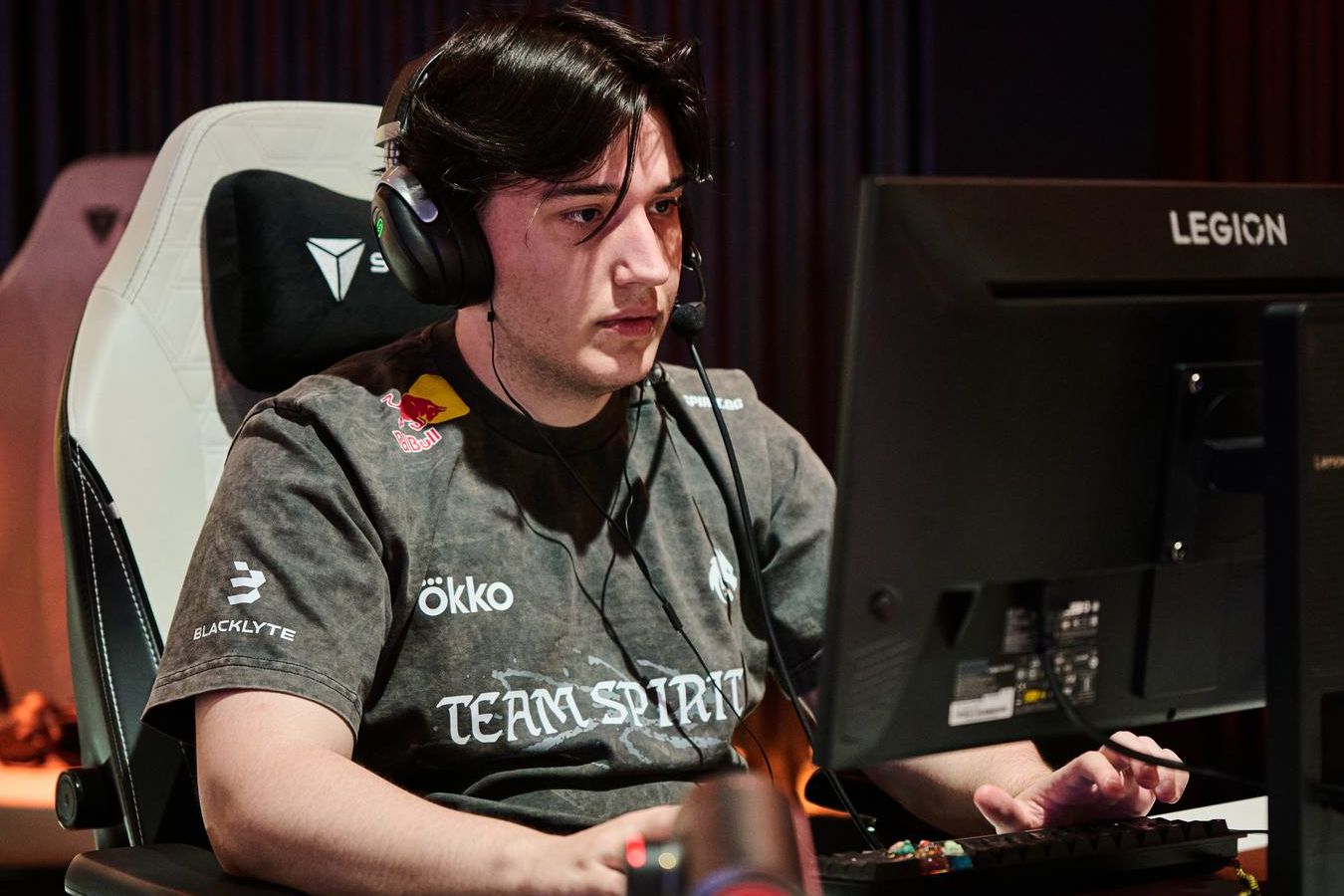 KingR прокомментировал уход Collapse из Team Spirit в Dota 2