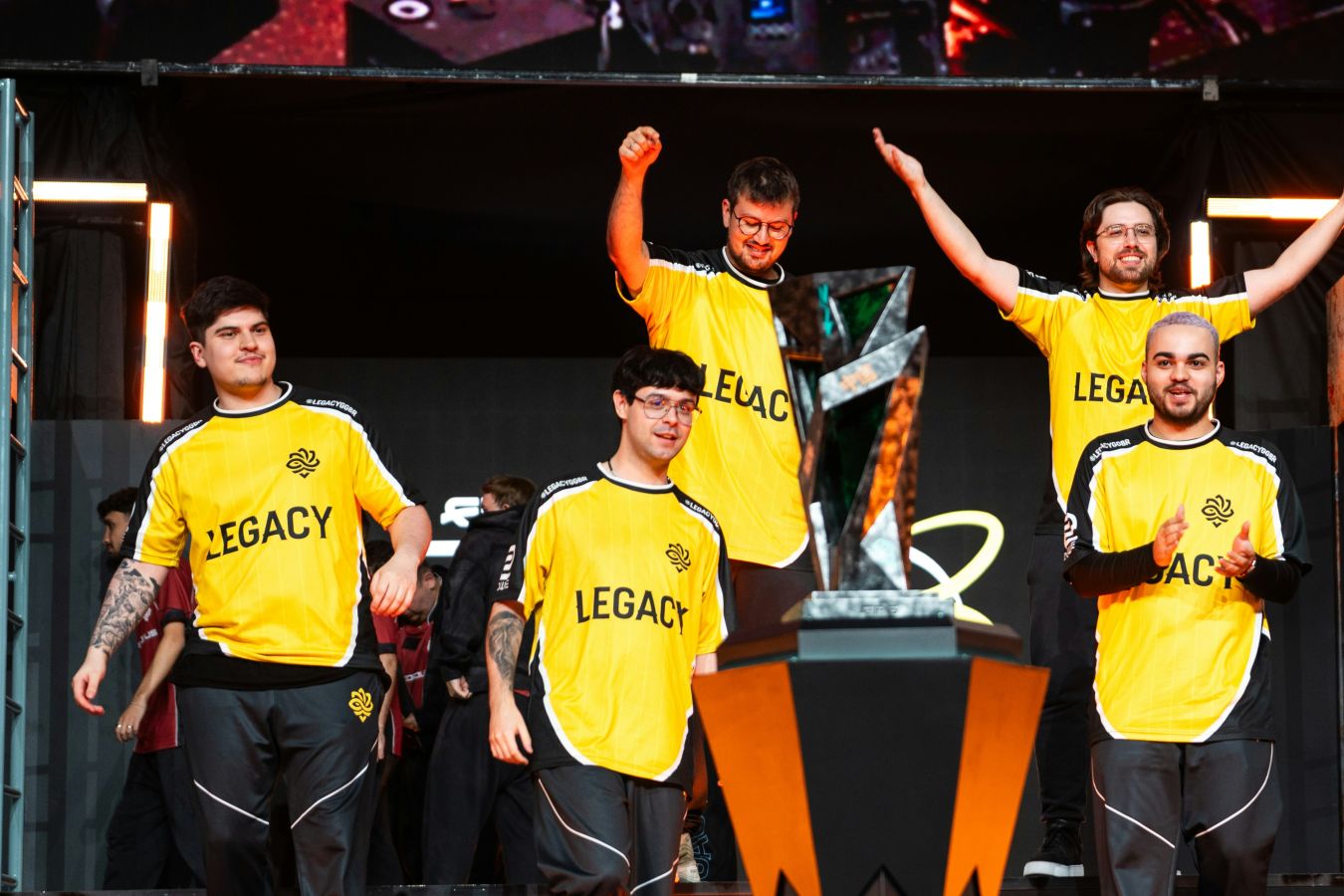 Legacy обыграла G2 Esports в финале FISSURE Playground 3 по CS2