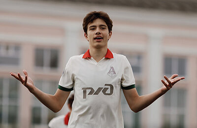 15-летний Арон Ротенберг демонстрирует яркую игру в ЮФЛ